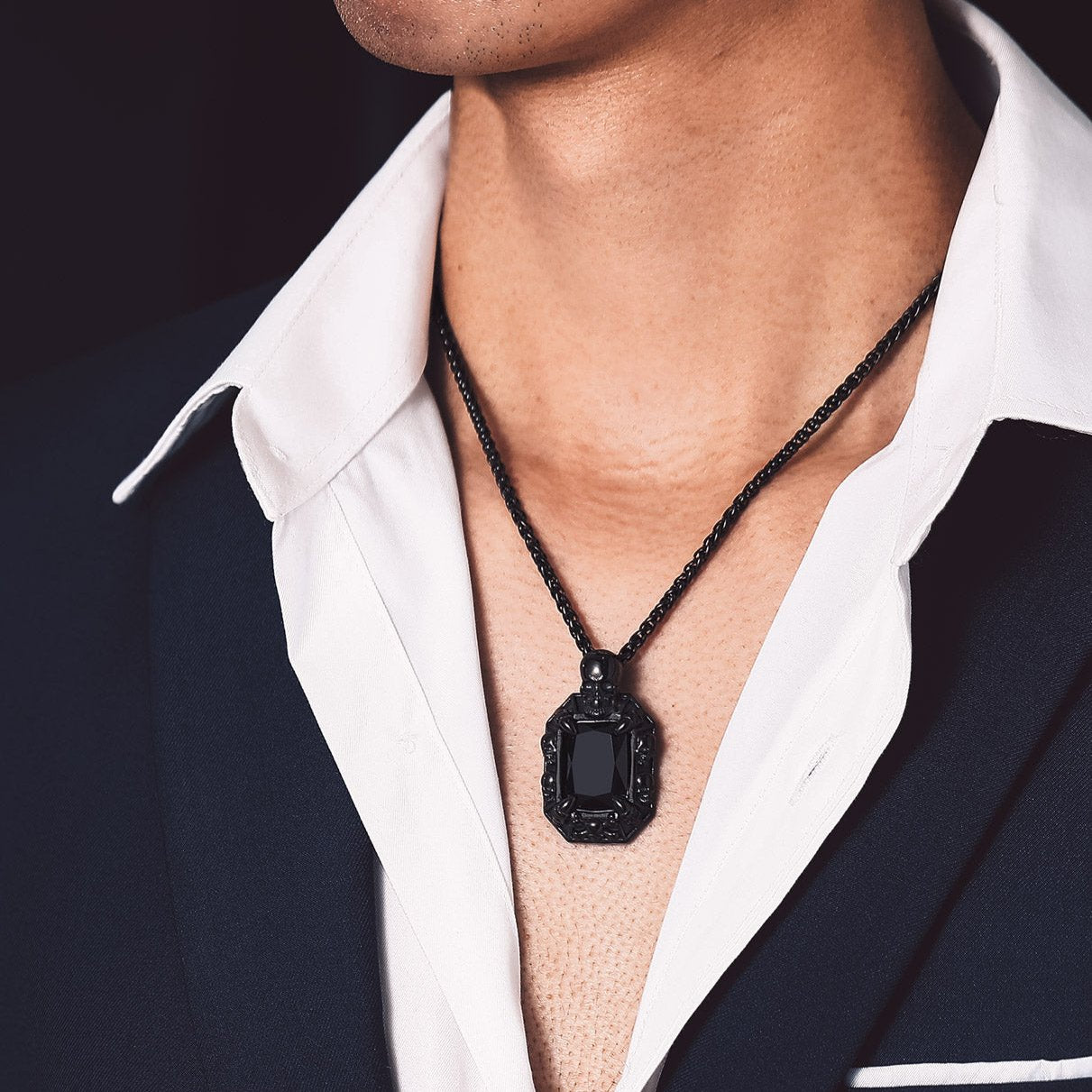 Gothic Skull Dragon Claw Crystal Necklace for Men - Black Onyx