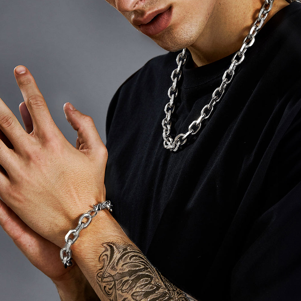 Model Wearing 9MM Rolo Link Necklace & Bracelet Set – Bold Men’s Jewelry