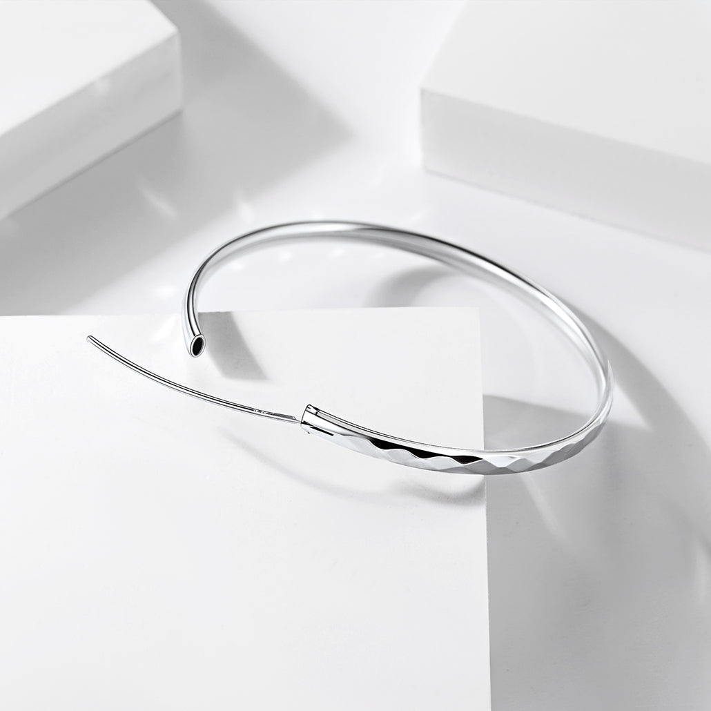 Diamond-Cut Silver Hoop Earrings for Girls 30/50/70mm