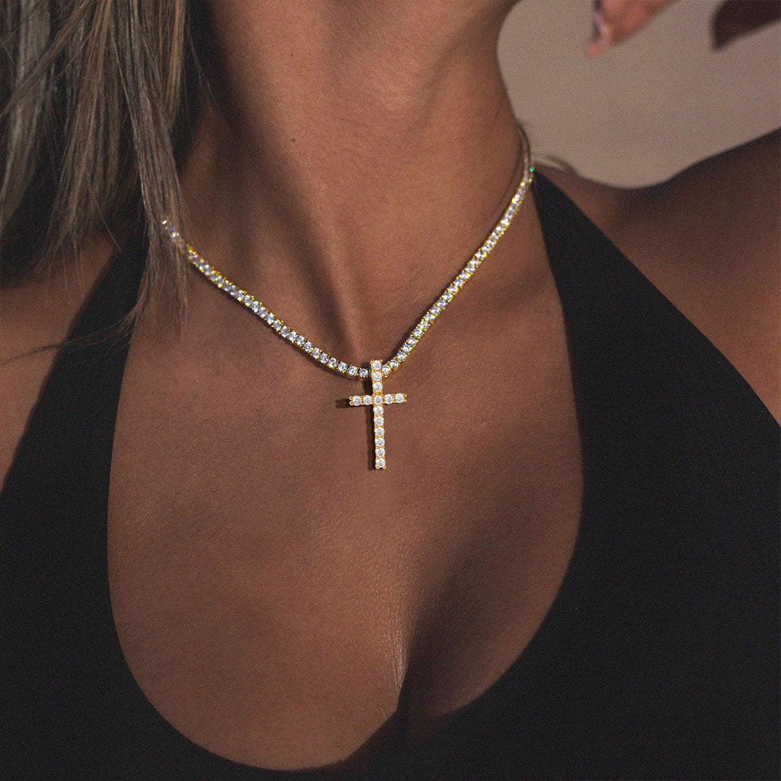 Female model wearing gold letter necklace with casual streetwear