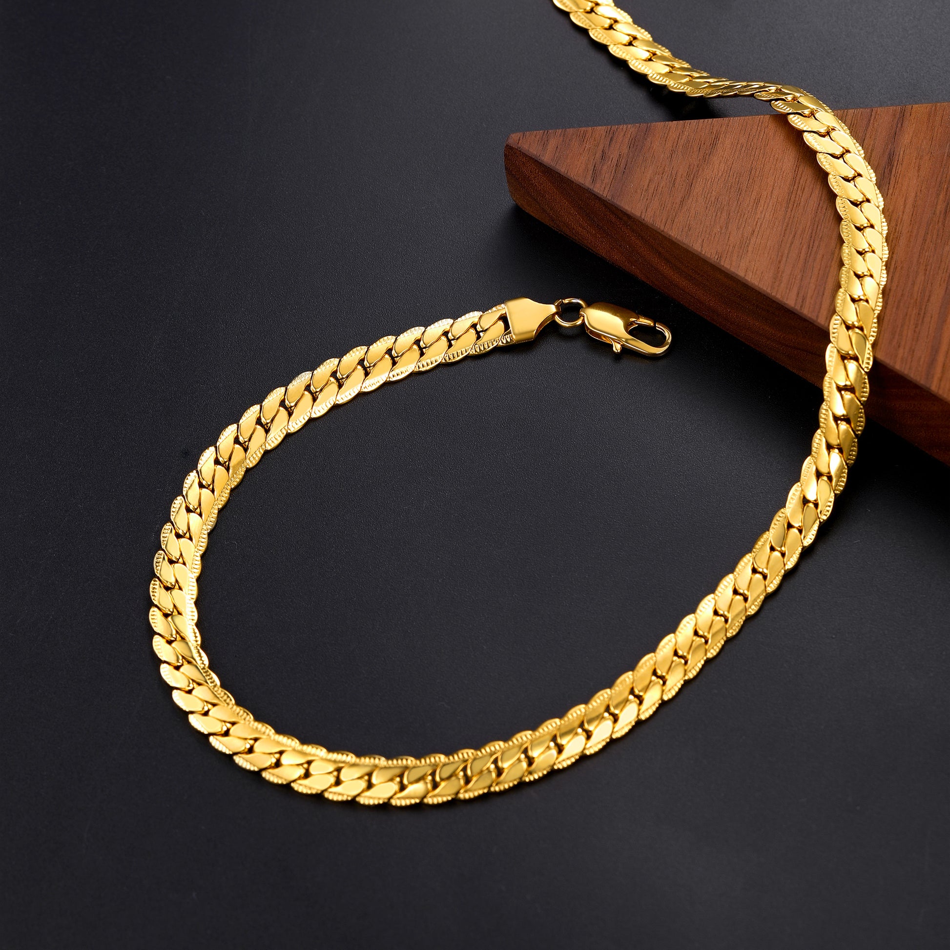 Close-up of gold links of Cuban chain