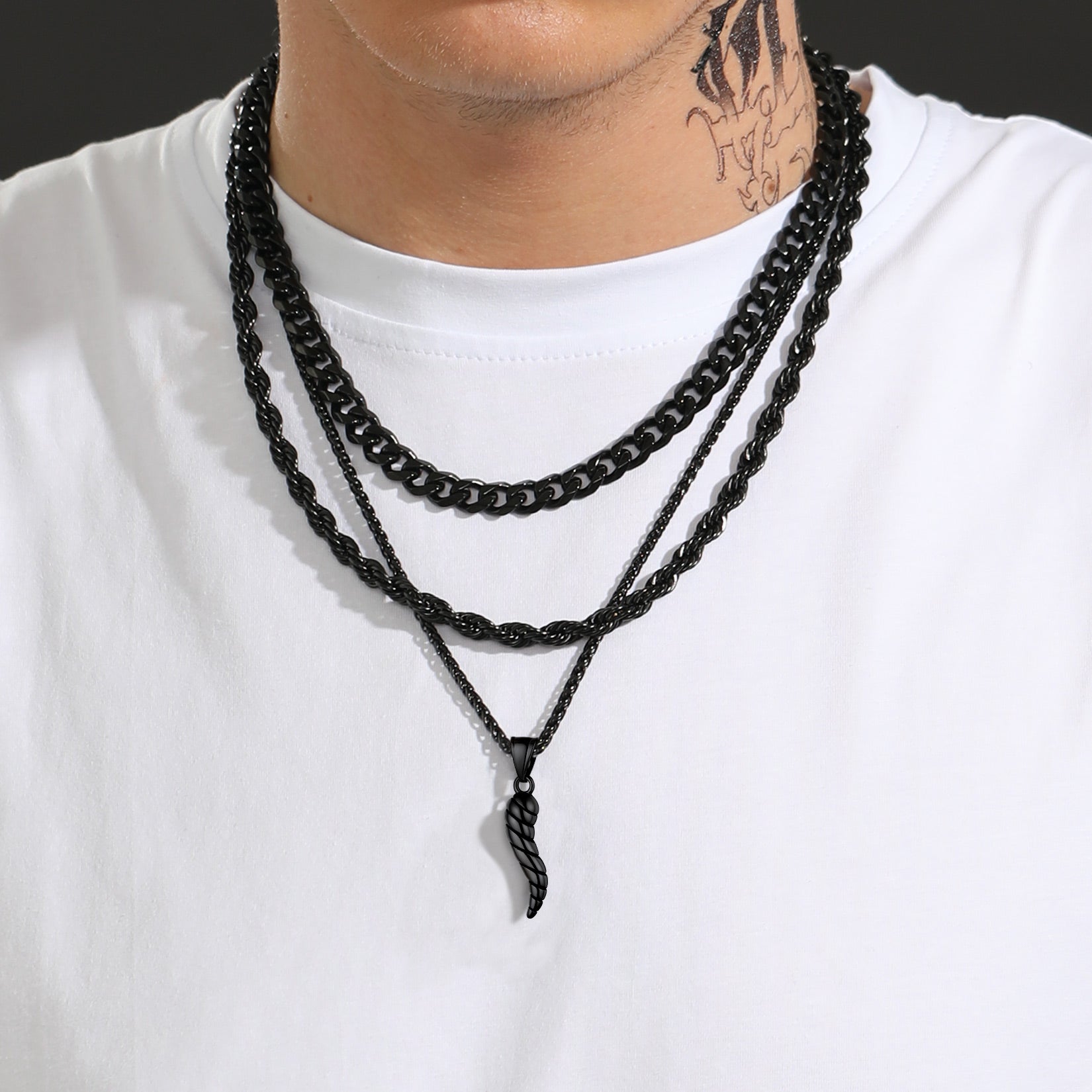 Italian Horn Necklace: Black Cornetto Amulet Necklace
