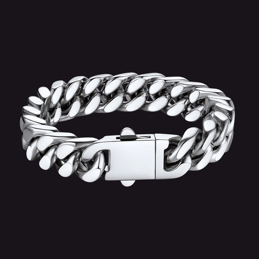 Close-up of a Miami Cuban link bracelet with a fold-over claspimg
