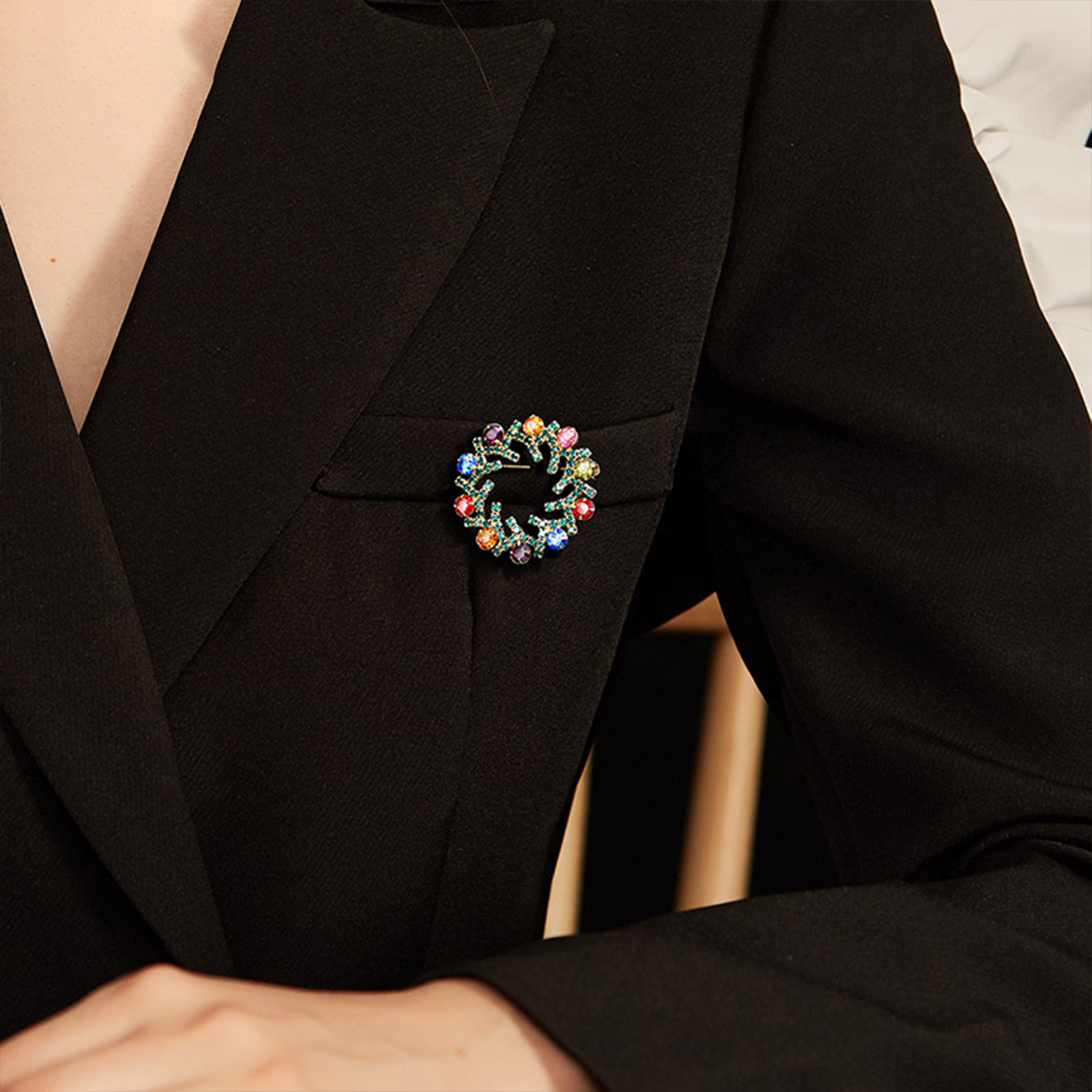 Christmas tree style pin for clothing, bags, and accessorie