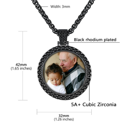 Black rhodium-plated pendant necklace with a circular photo labeled with dimensions and material.