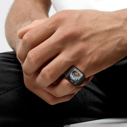 Bague chevalière carrée gravée avec photo personnalisée pour homme