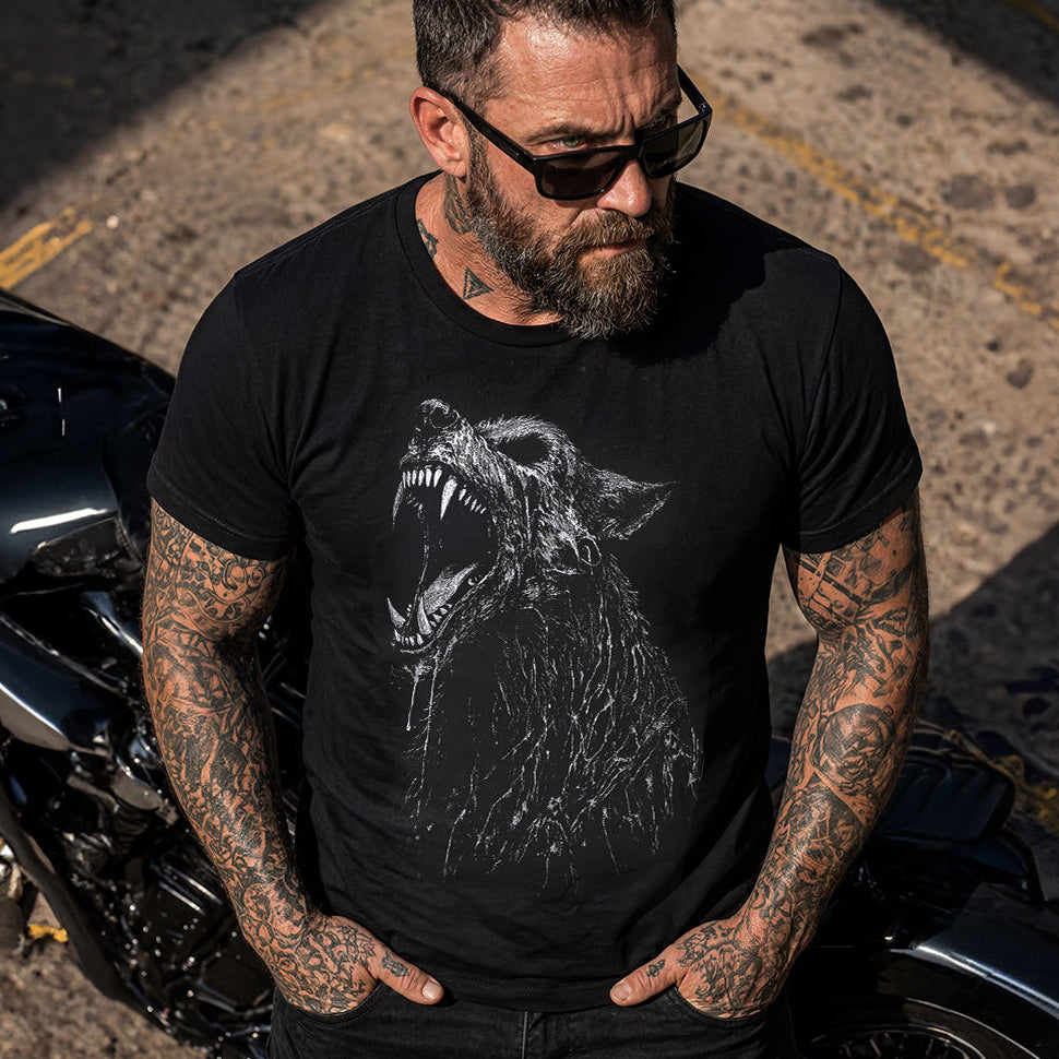 Howling Berserk Wolf Vintage Graphic T-Shirt Black Tee for Men Father