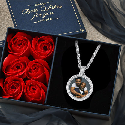 Customized CZ Picture Circle Necklace with Calendar for Men Women