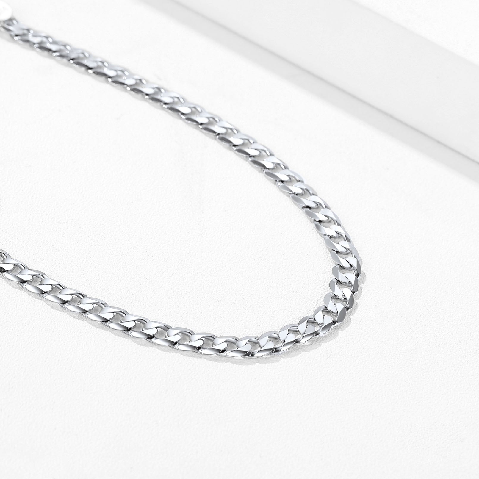 Textured 925 sterling silver Cuban links close-up